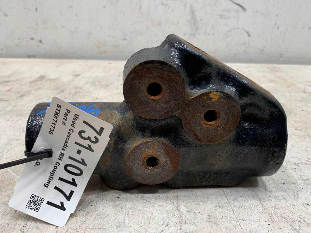 2012 Freightliner Cascadia Tow Hooks & Couplings (731-10171)