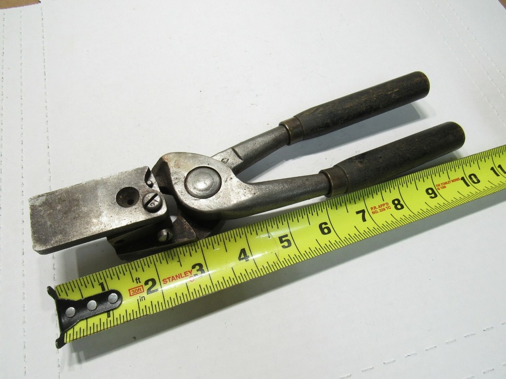 B&M Iron Belding Mull 311169 Single Bullet Mold W/ Handles
