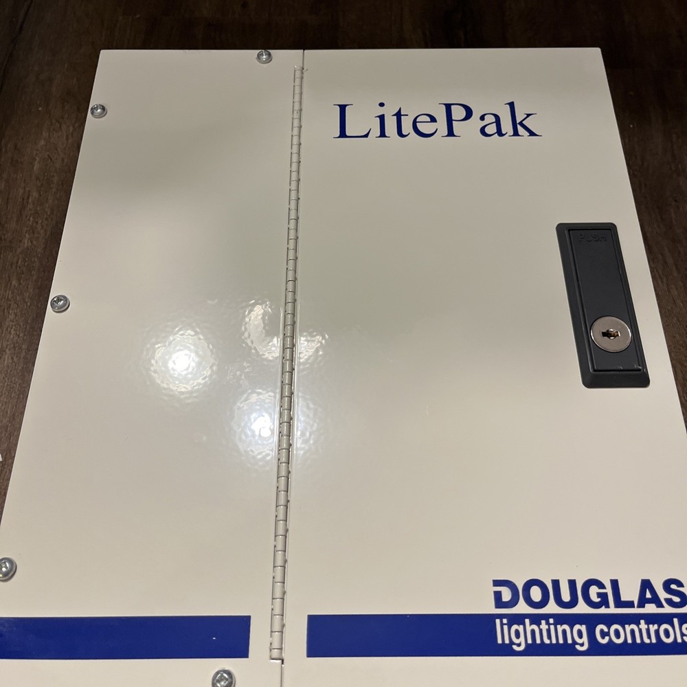 DOUGLAS LIGHTING WPAK-33518 LITE PAK PANEL CONTROLLER NEVER USED