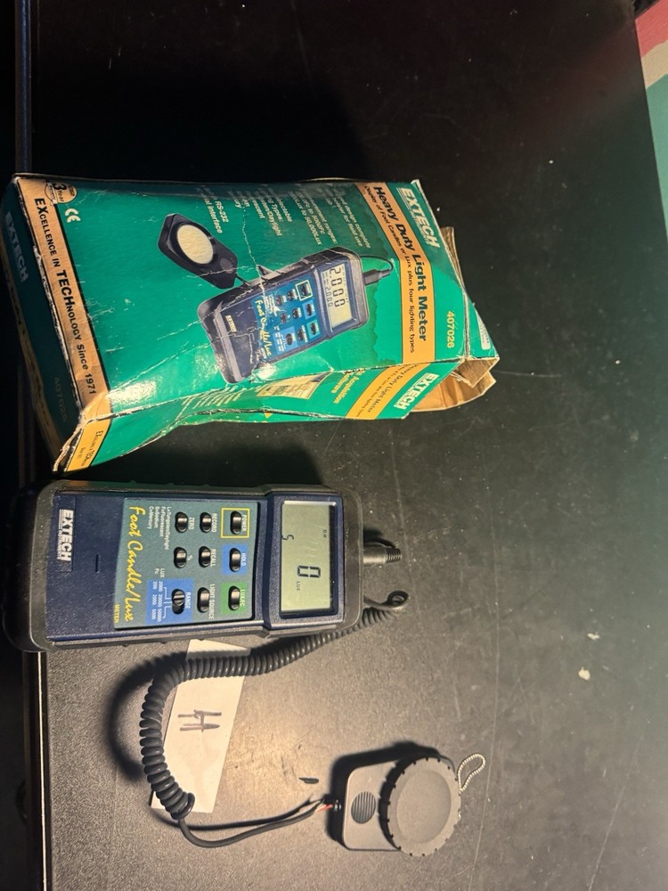 EXTECH Heavy Duty Light Meter Model 407026