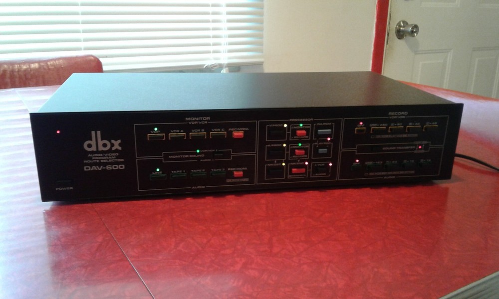 DBX DAV-600 AUDIO VIDEO PROGRAM ROUTE SELECTOR , Beautiful