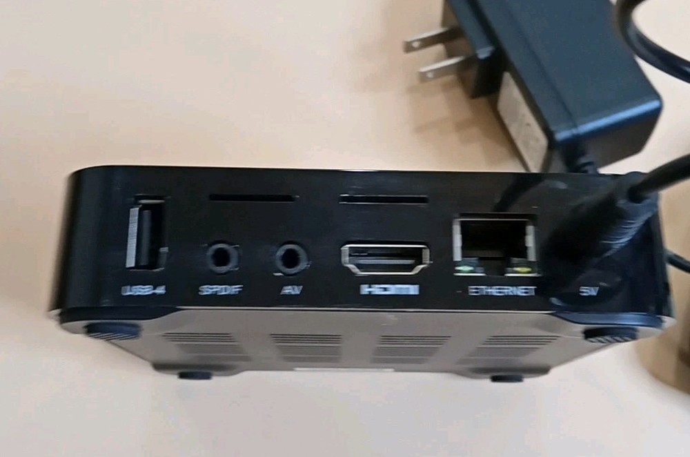 🤩. Two Smart TV Boxes One HDMI Cable