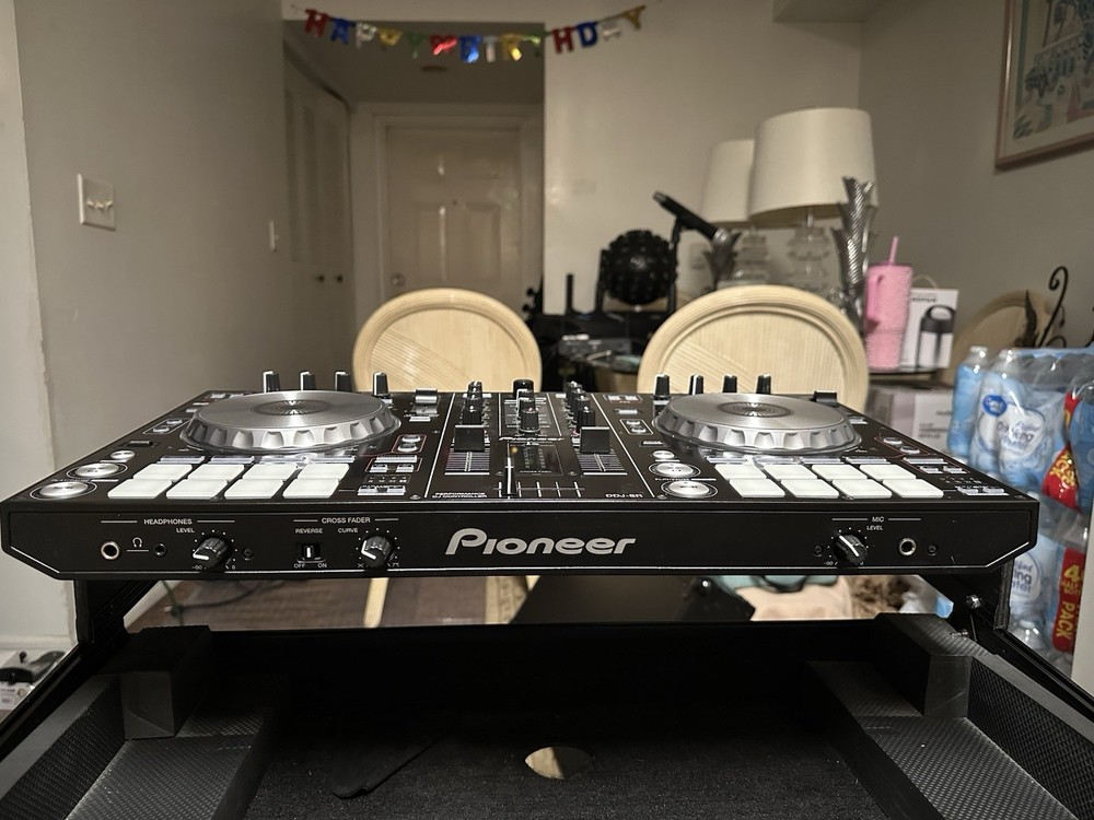 Pioneer DDJ-SR Digital DJ Controller with Case