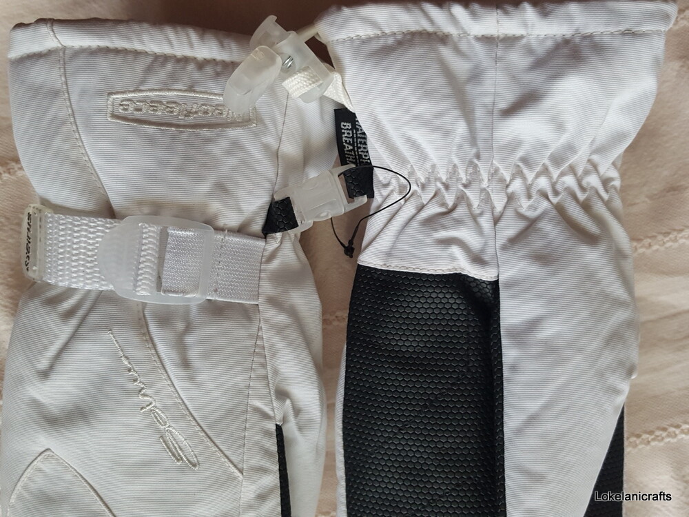 Seirus Waterproof / Breathable Gloves Small White - New Without Tags