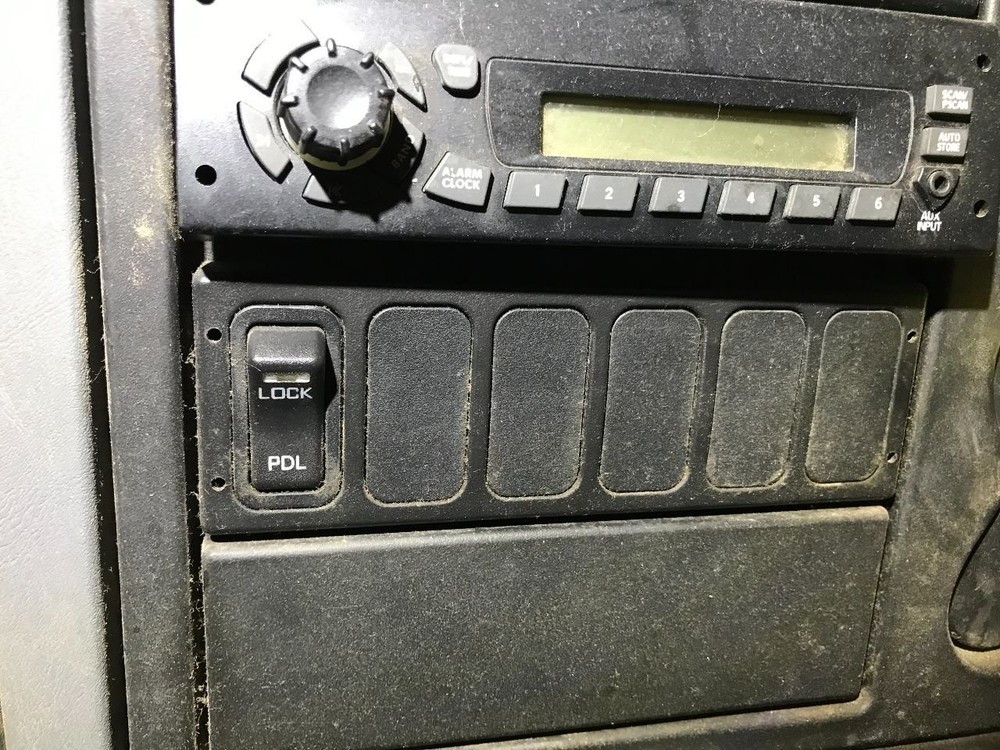 International 4400 SWITCH Dash Panel - Used