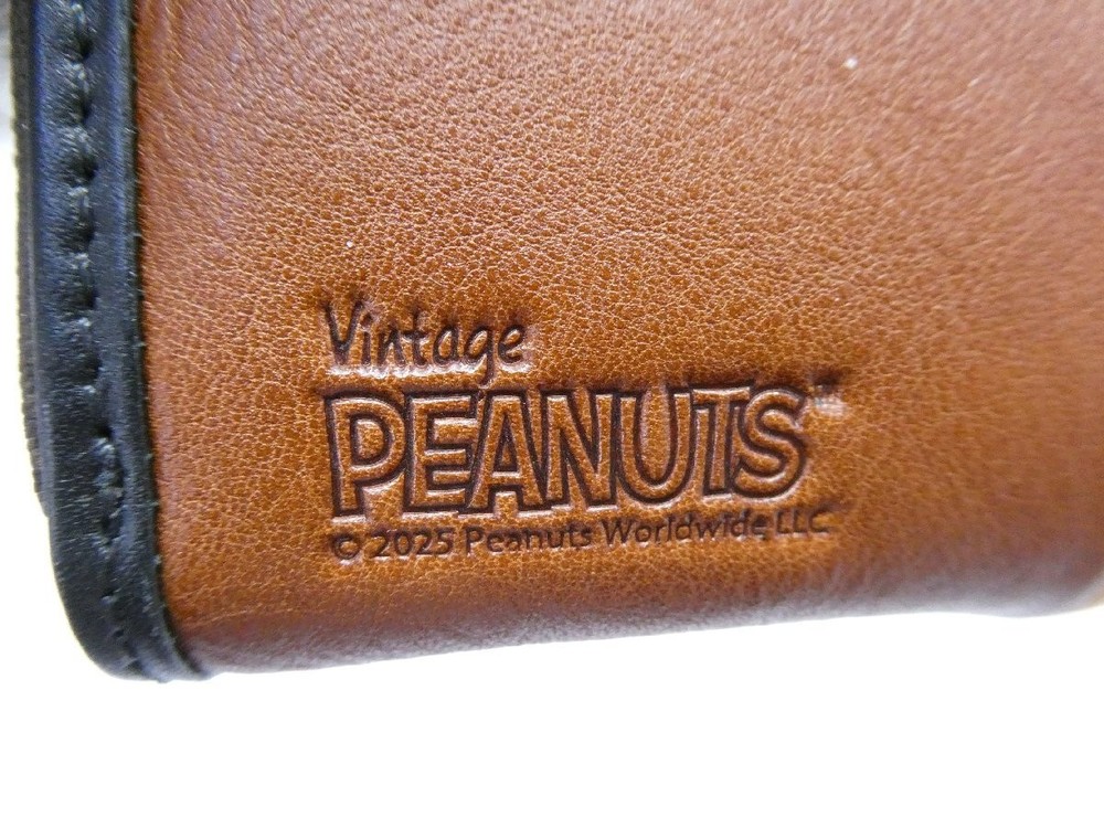 Peanuts Snoopy Brown Bifold Wallet Wa6675