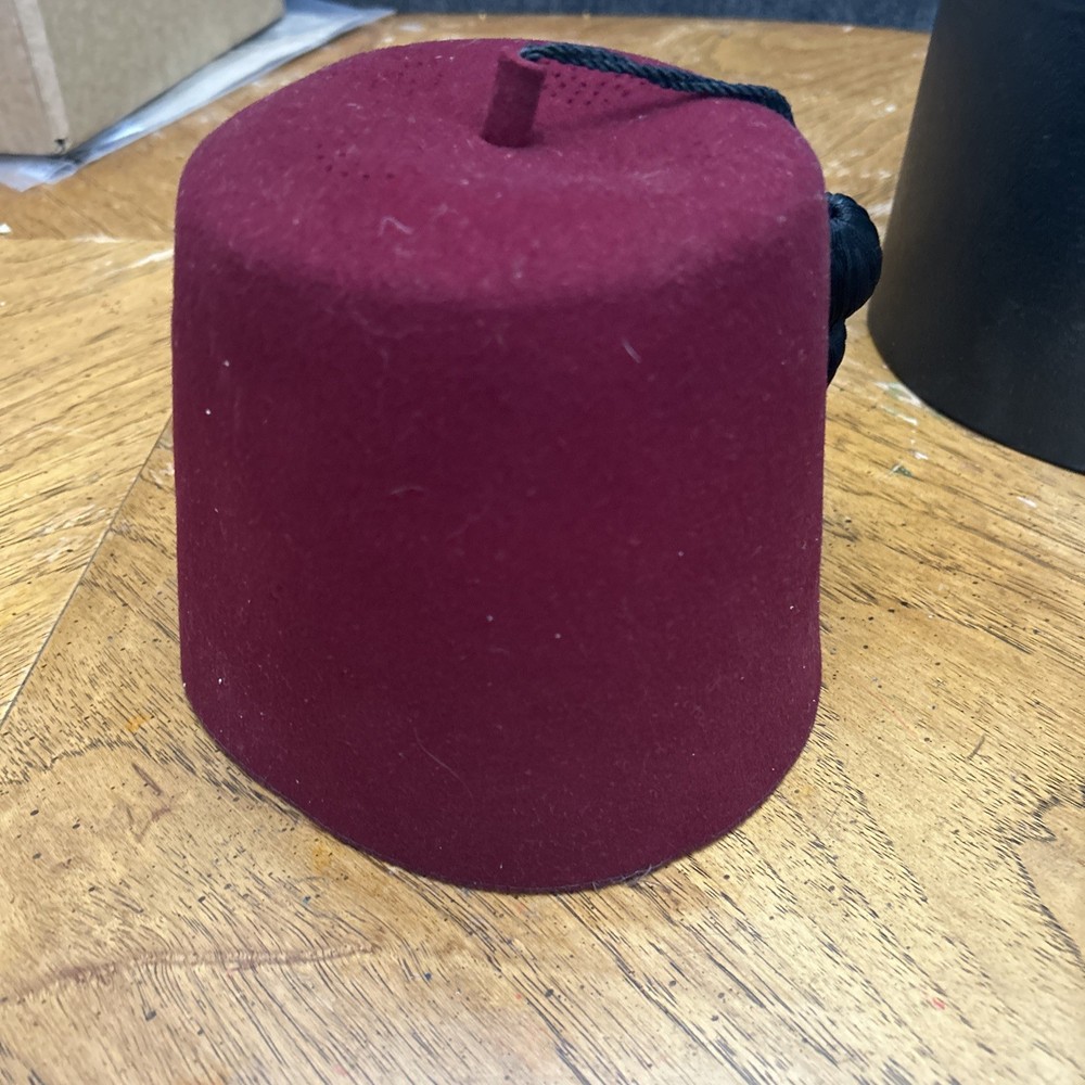 Vintage Anthony Nizzardini Masonic Shriner Fez Storage Case Box and hat