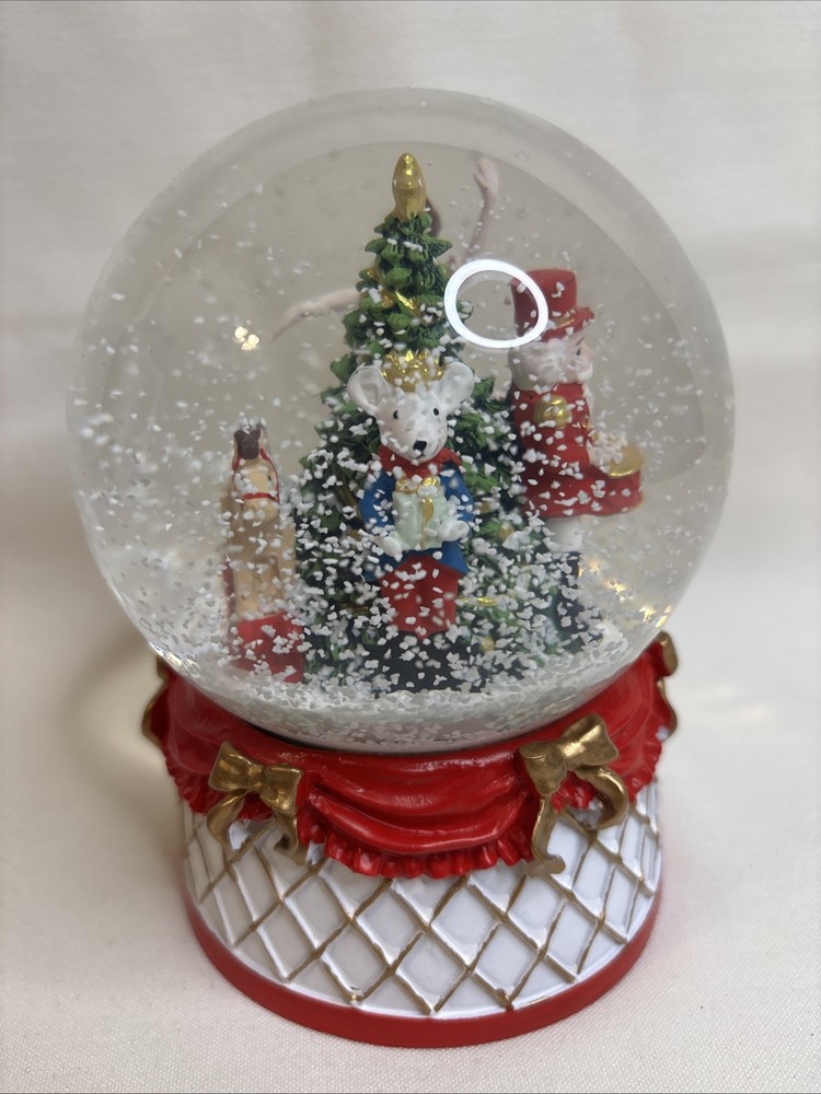 Selfridge’s Nutcracker Suite Snow Globe Clara Mouse King 5.5”