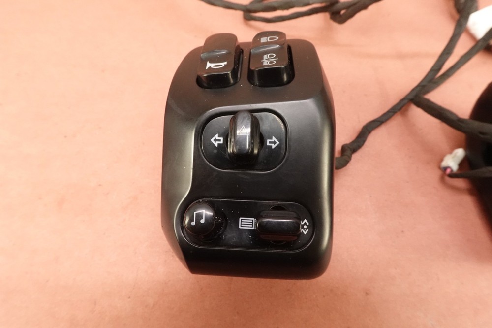 2018 17-23 Indian Chieftain Limited Left/Right Handlebar Control Switch