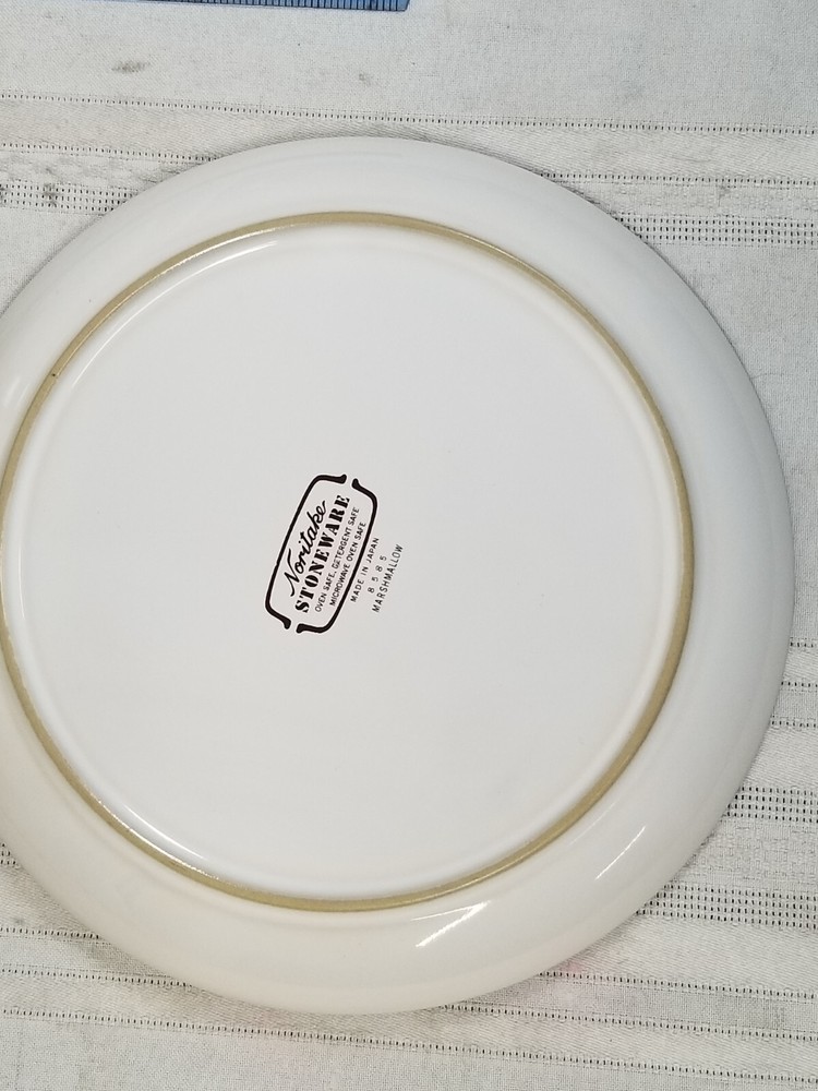 2 Noritake Stoneware MARSHMALLOW Salad Plates