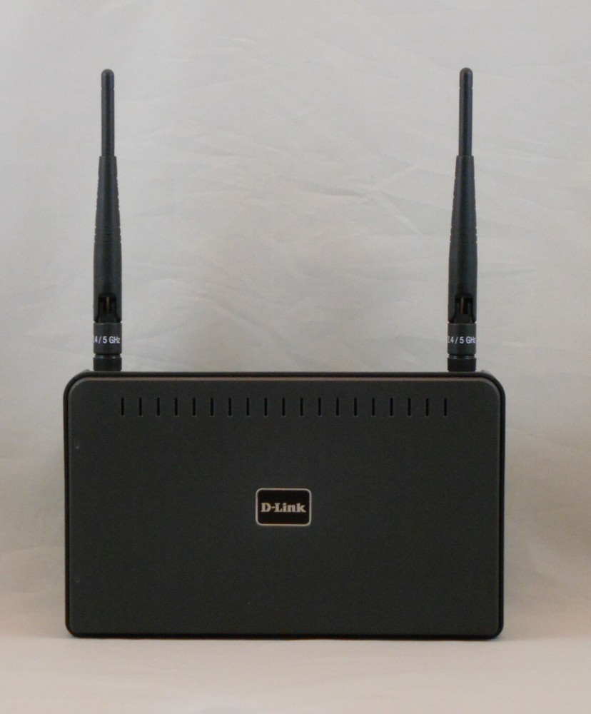 D-Link DIR-628 RangeBooster 10-100 Wireless N Dual Band Router
