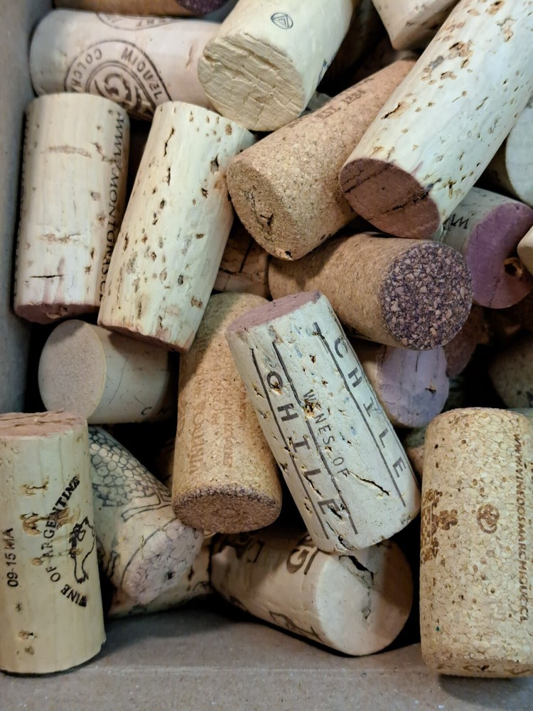 Craft Project 250+Used Wine Corks- Various Types & Wineries - 3 Pounds