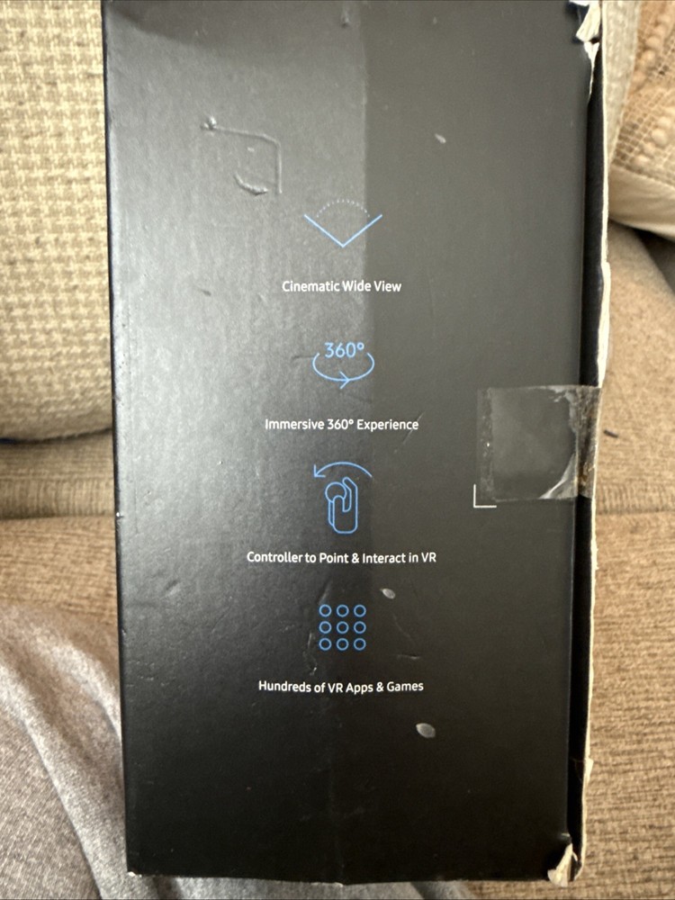 Samsung Gear VR with Controller Powered by Oculus with Original Box SM-R324