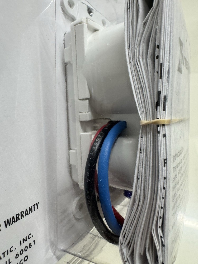 Intermatic SS8C Digital Auto Adjusting Sun Timer Programmable New Sealed