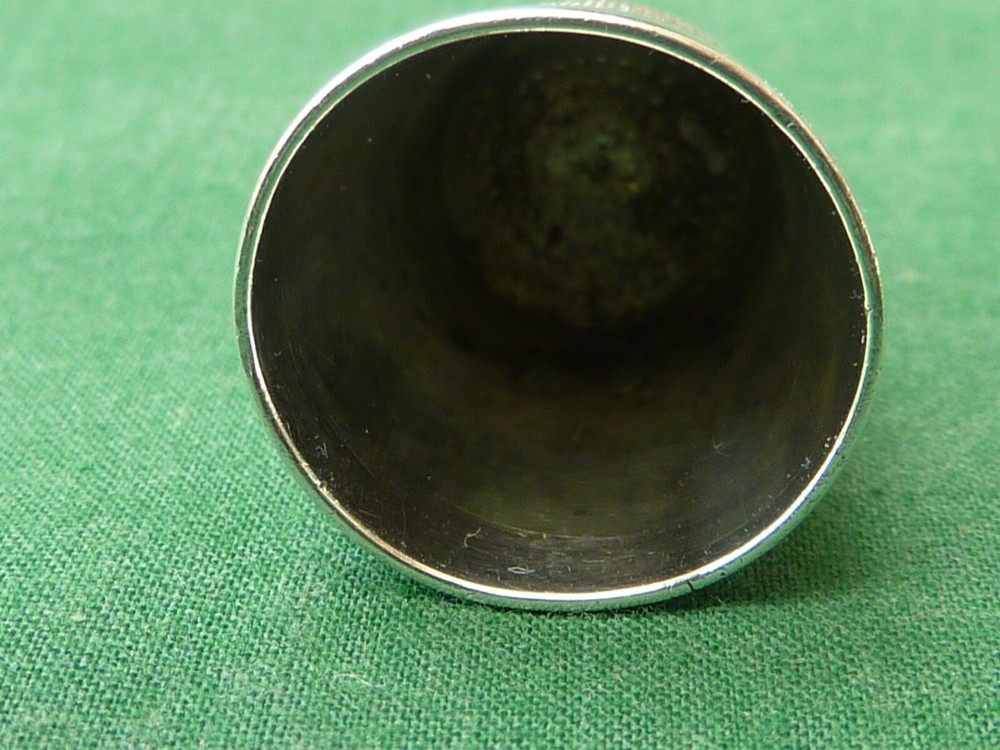 C.H SILVER THIMBLE '6'