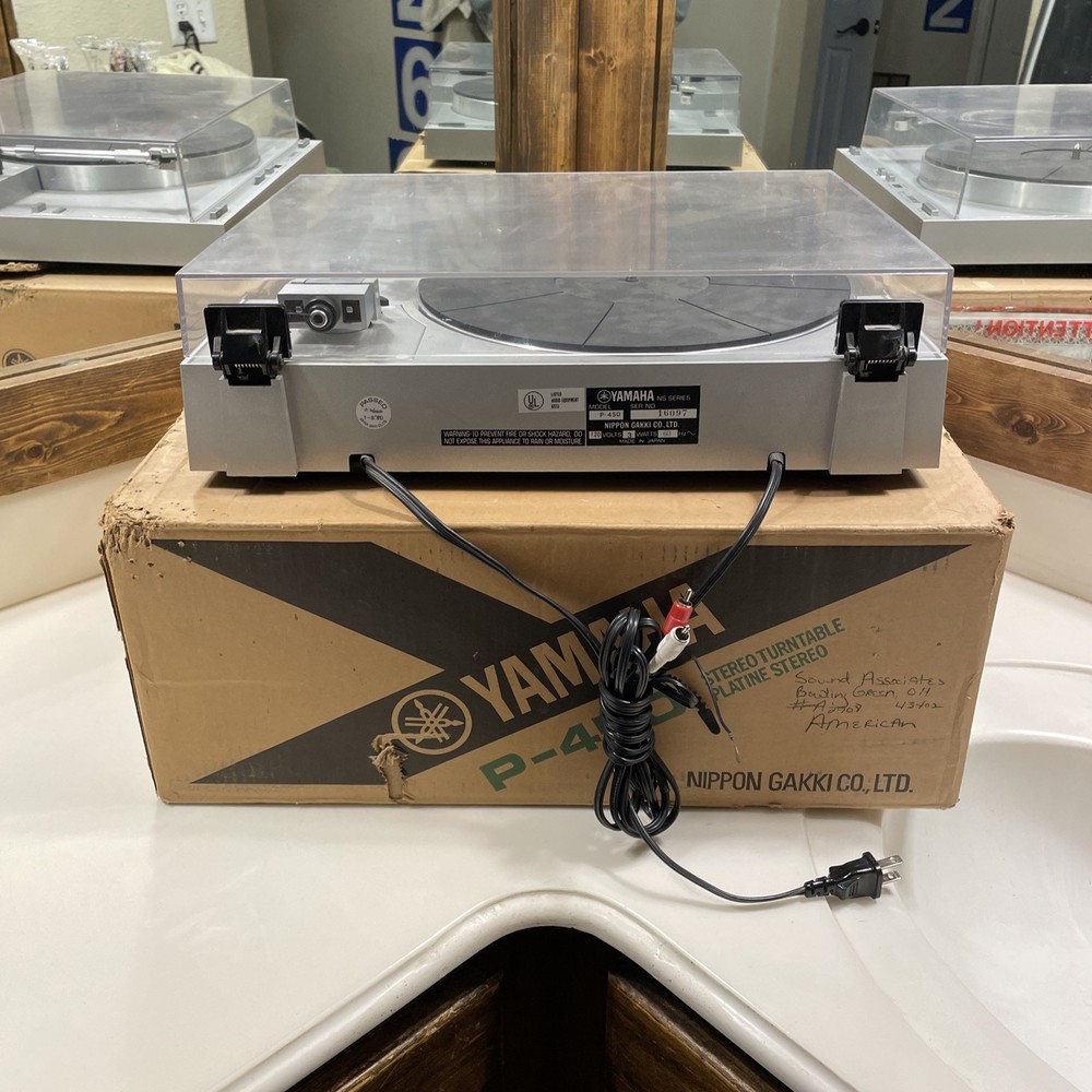 Yamaha P-450 Automatic Turntable with Original Box & Manual