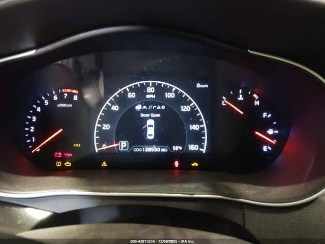 CADENZA 2016 Glove Box 4967996