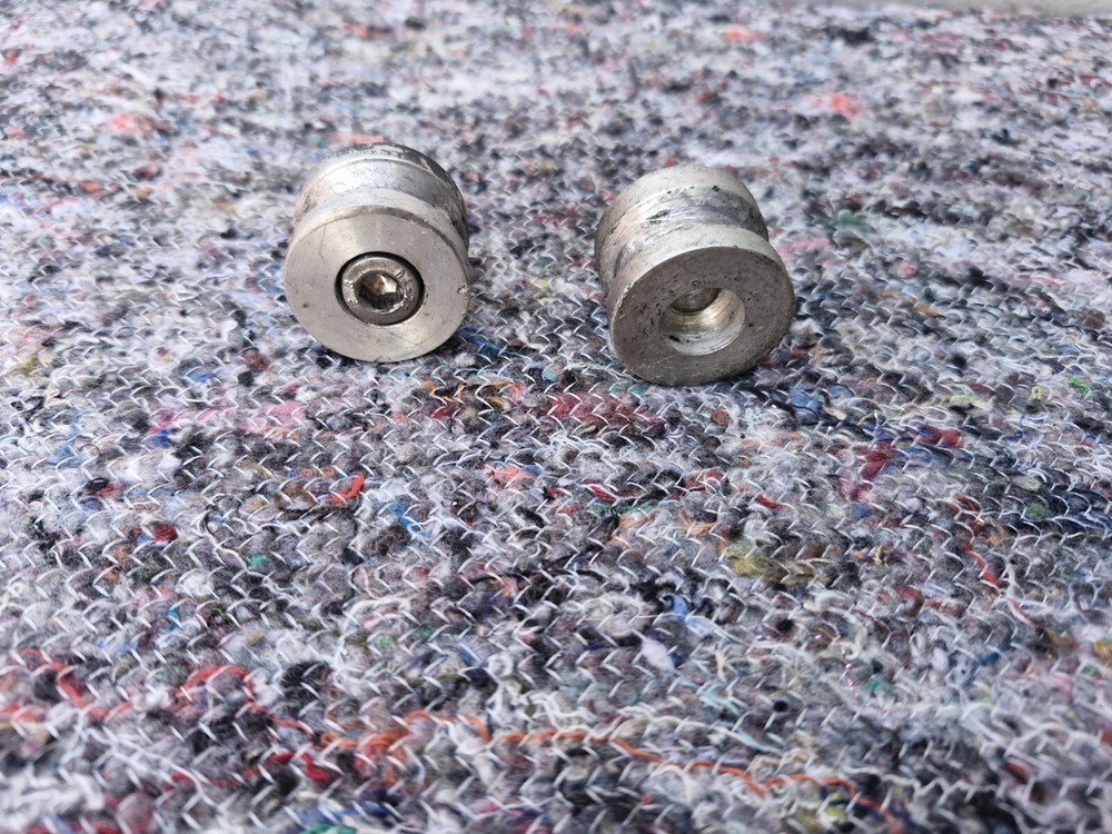 UNIVERSAL FITMENT PADDOCK STAND BOBBINS