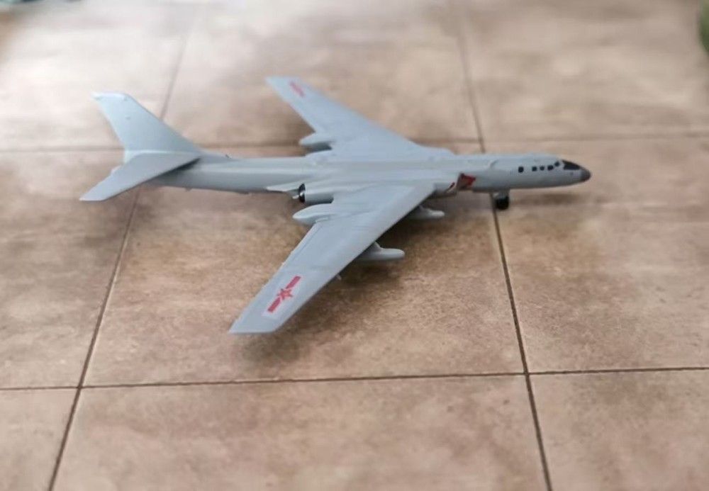 1/700 PLA H-6K Medium-Range Strategic Bomber 3D Printed Finished Model