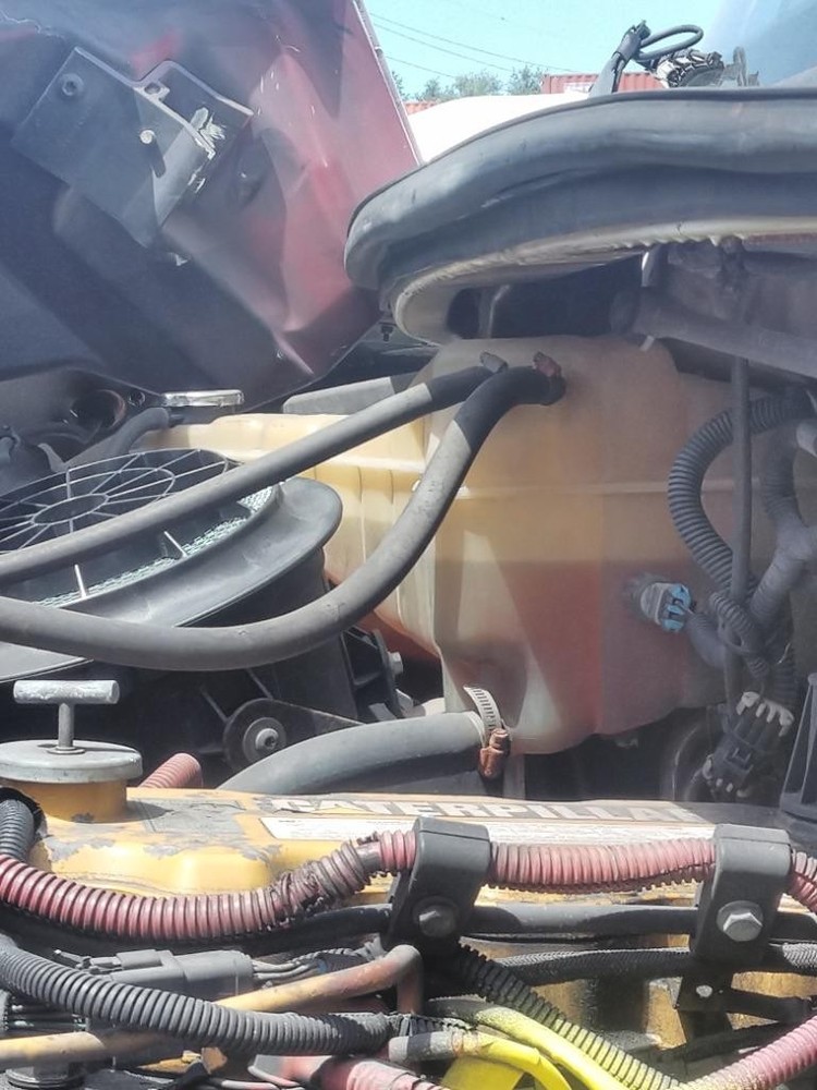 For 2004 FREIGHTLINER M2 106 RADIATOR OVERFLOW TANK , FL