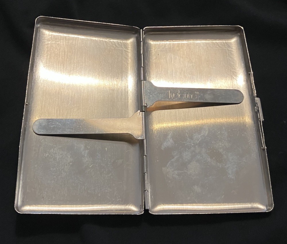 Victorian Style Lucienne Etched Cigarette Case