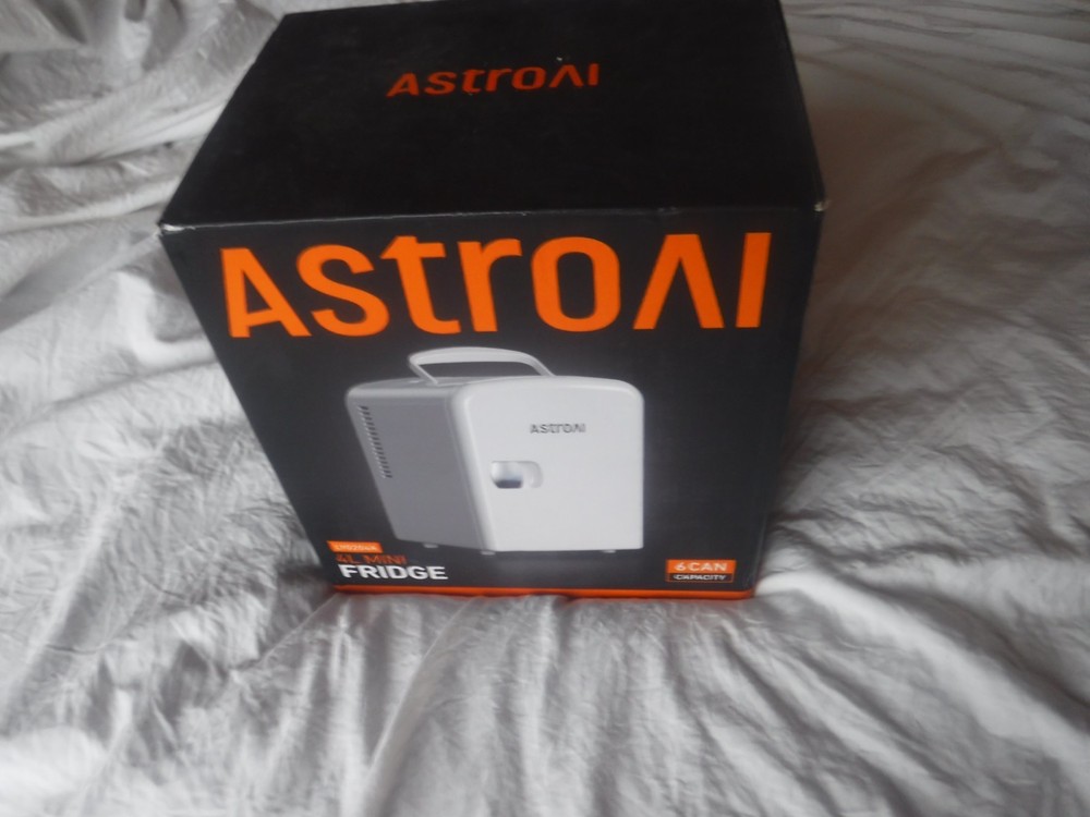 Astro AI 6 can Capacity White refridgerator NEW