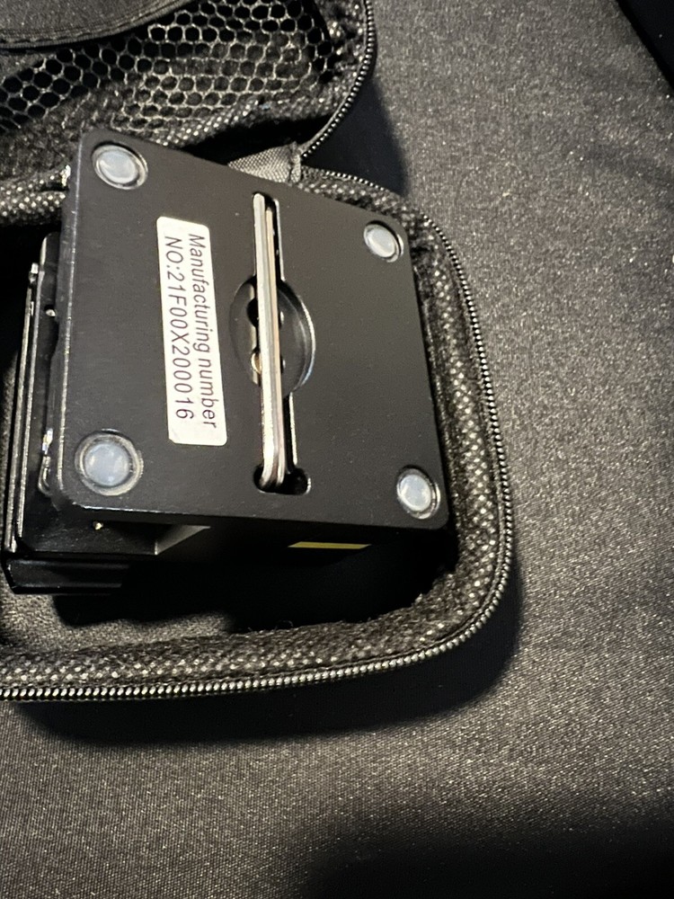 High Precision Fiber Cleaver with Surface Blade