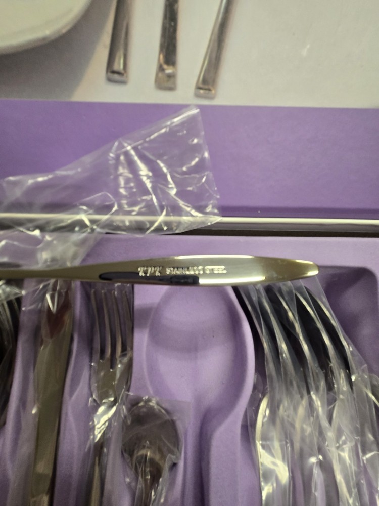 24-Piece Stainless Steel Silverware Set for 6 Essential Kitchen NEW