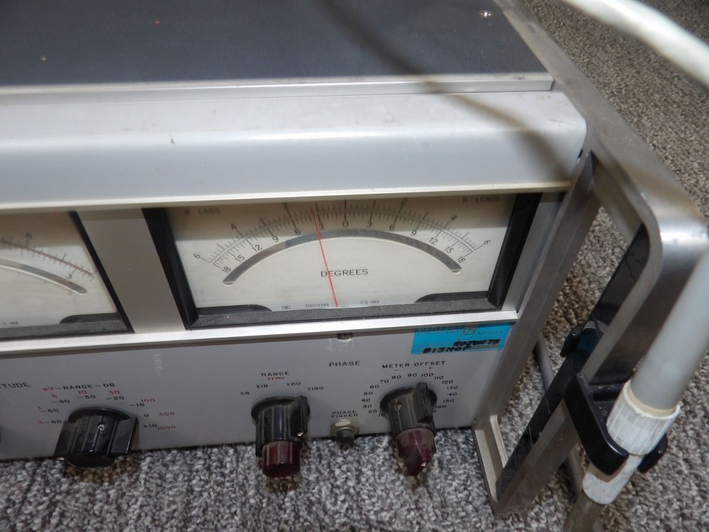 Hewlett-Packard 8405A Vector Voltmeter With Accessories & Probes