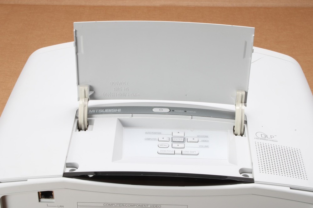 Mitsubishi WD2000 DLP Projector - Fair Condition