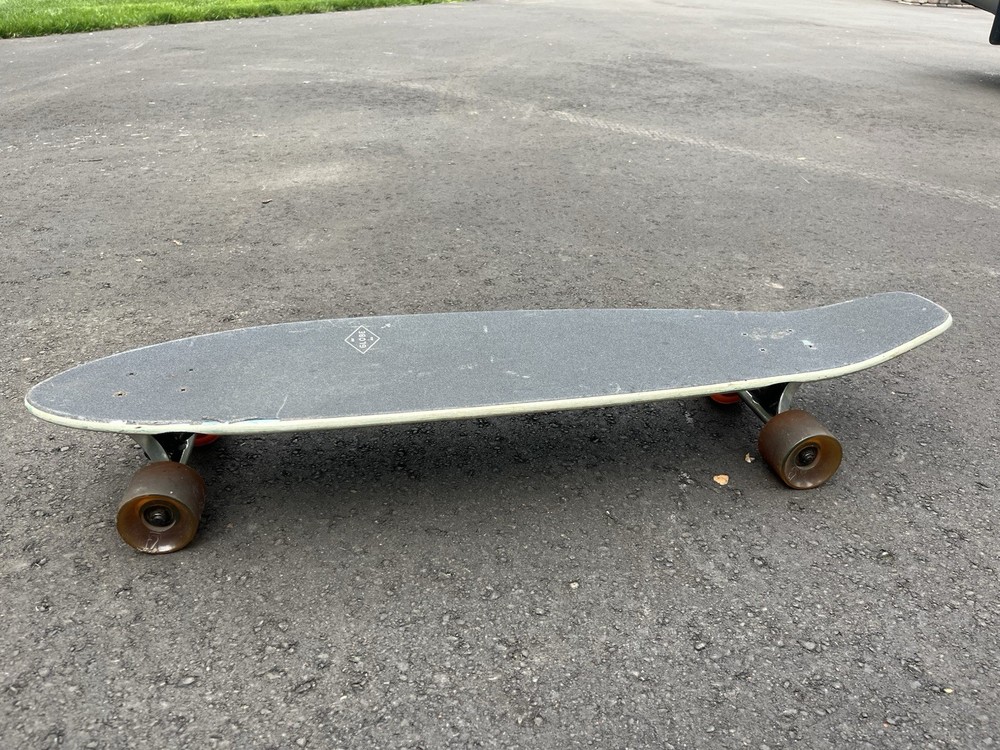 Globe cruiser skateboard