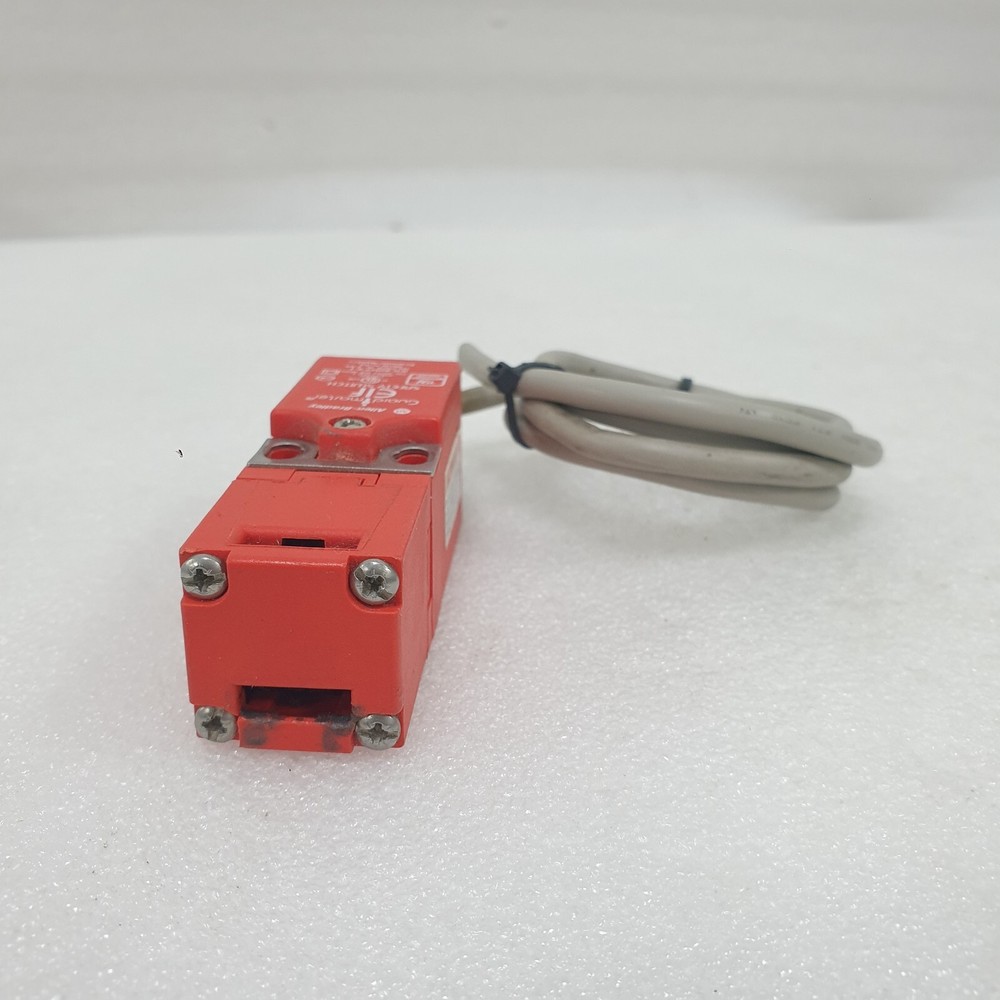 Allen-Bradley 440K-E33040 SER B Guardmaster ELF Safety Switch