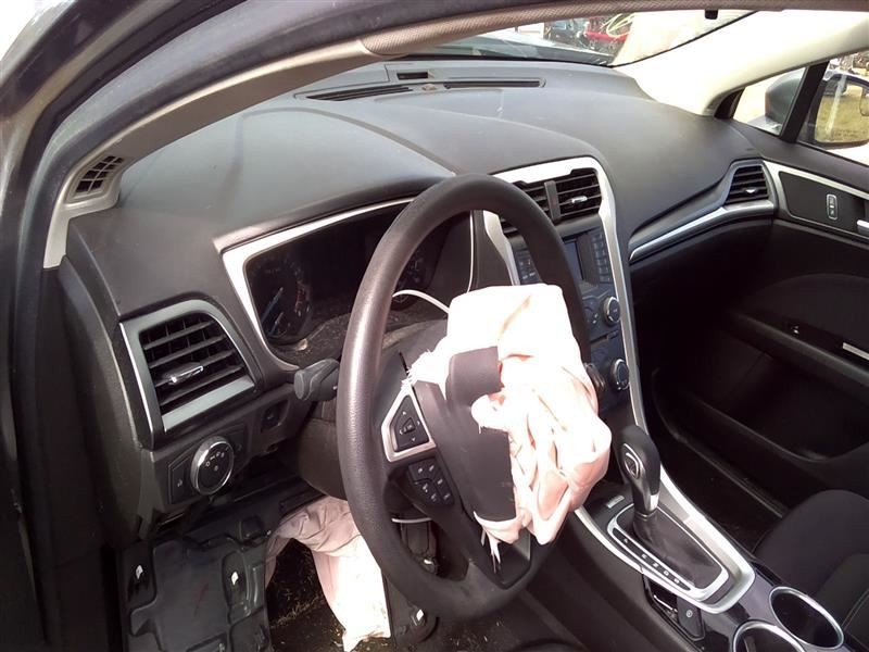 FUSION 2013 Fuse Box Cabin 1037501401