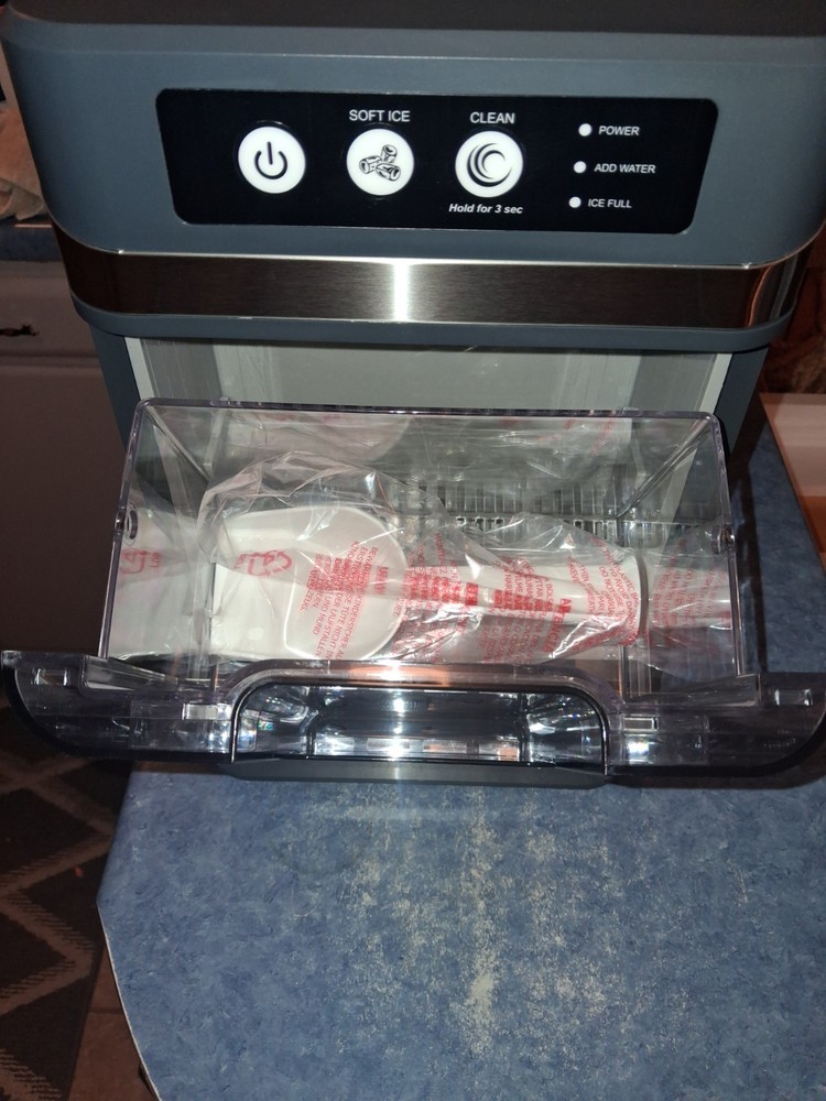 Large Capacity Ice Maker Countertop One-Click Operation Self-Cleaning Portable!
