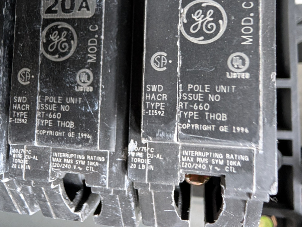 🤪 GE MAIN LUG BREAKER 42 CIRCUIT PANELBOARD