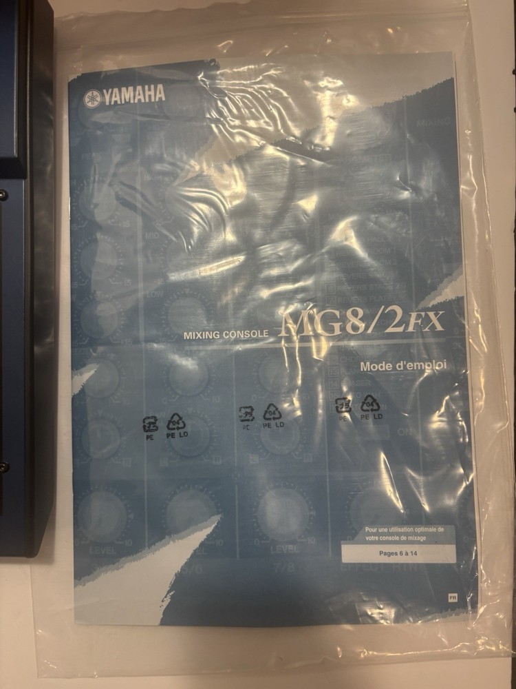 YAMAHA MG8/2FX Mixing Console