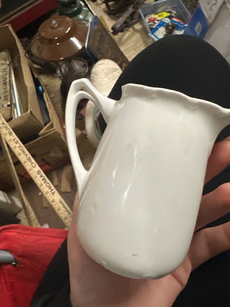 Jonroth age and snggett warren illinois small pitcher