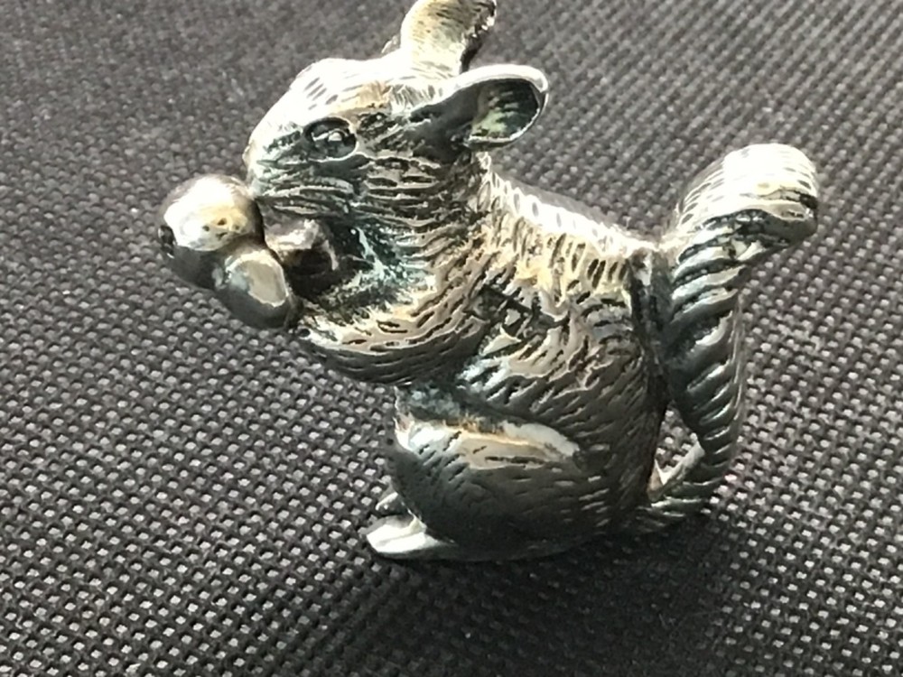 solid silver Squirrel figurine 57grams