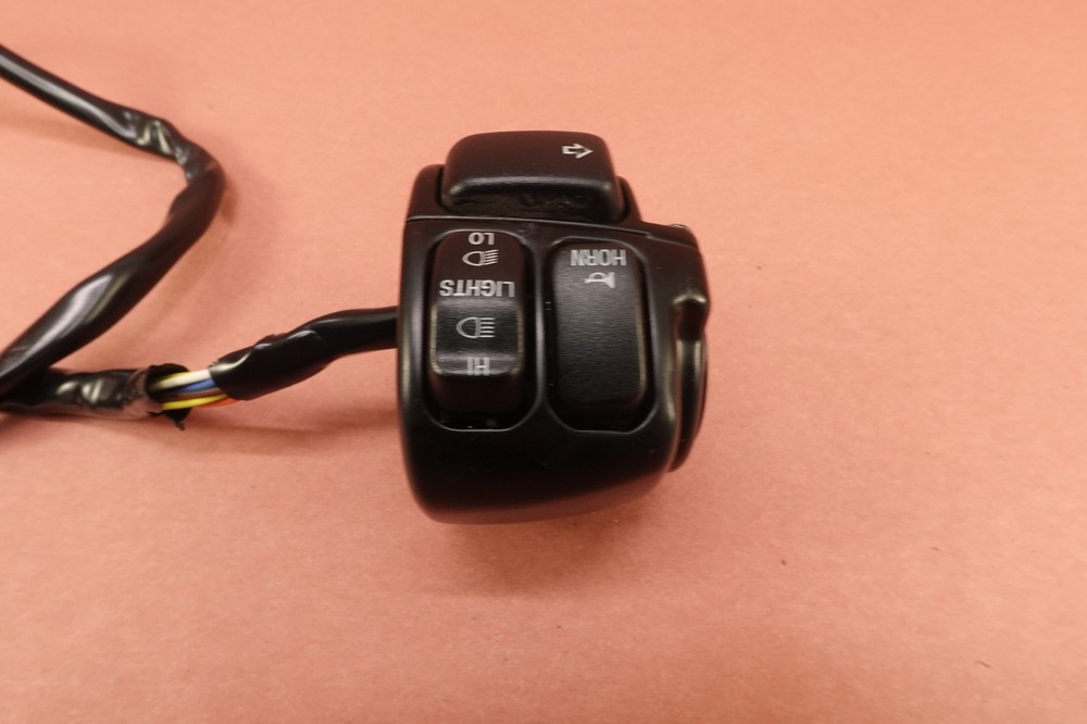 2000-2006 Harley Davidson FLHT Electra Glide LEFT HANDLEBAR SWITCH TURN SIGNAL