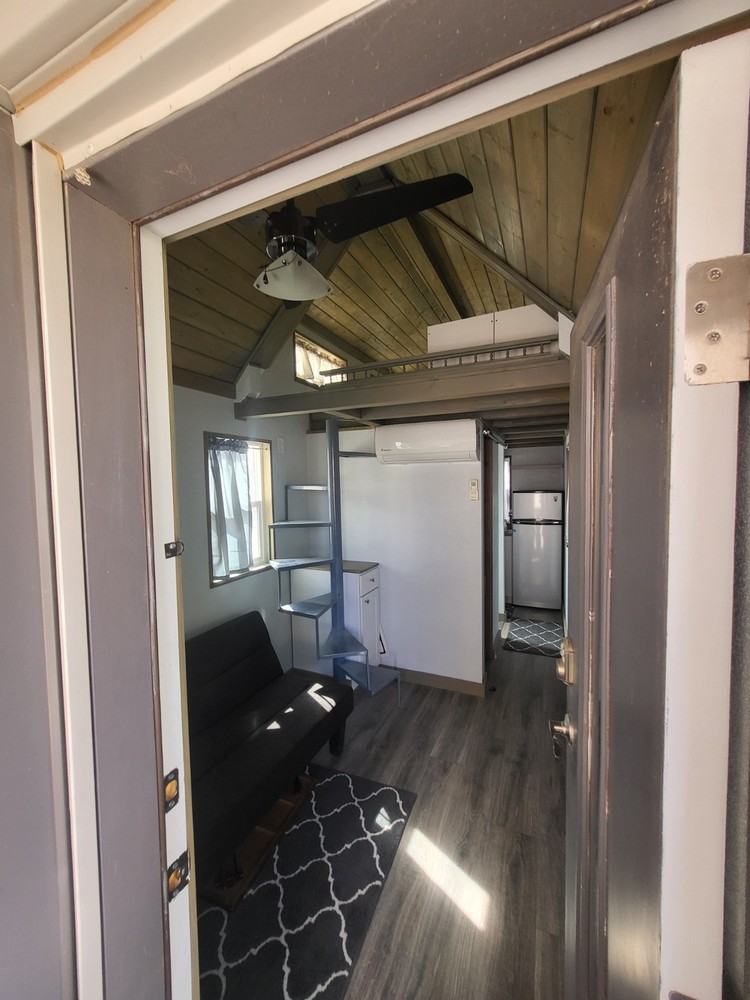 tiny home on wheels