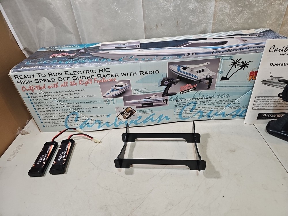 Megatech Caribbean Cruiser Remote Control Boat W/Box-Battery & Controller TESTED