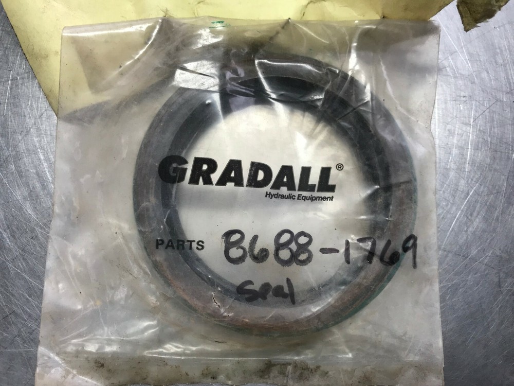 86881769  GENUINE GRADALL SEAL