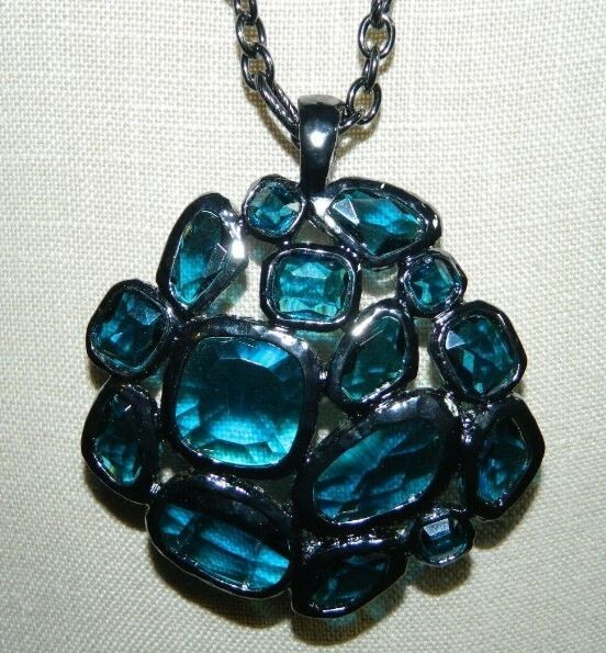 NWT Chico's Blue Acrylic Modern Cluster Pendant Necklace