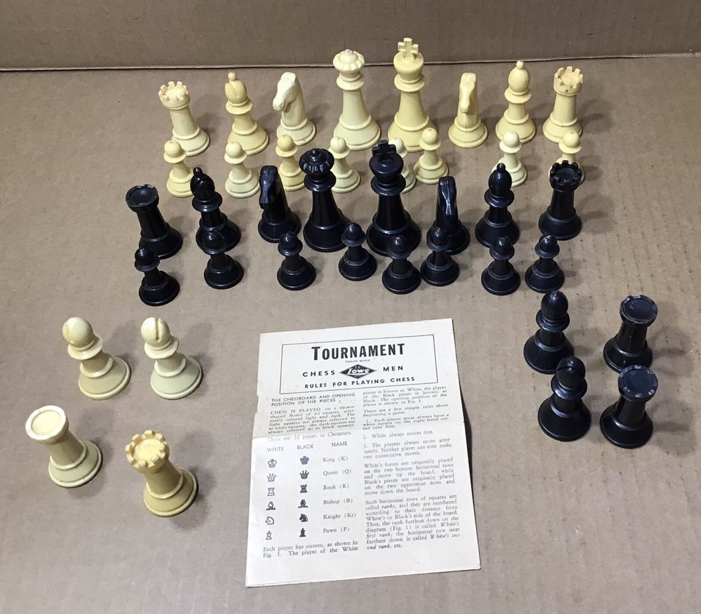 Vintage 1945 E. S, Lowe Co. Tournament Chessmen Staunton Pattern Set & Rules
