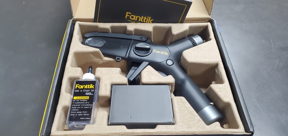 Fanttik W10 APEX Mini Chainsaw.