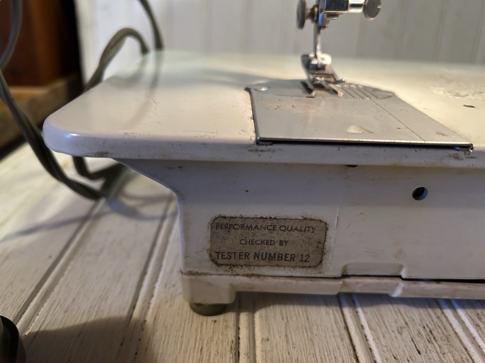 Singer Model 603E Sewing Machine - Touch & Sew - With Pedal - Working, Needs TLC
