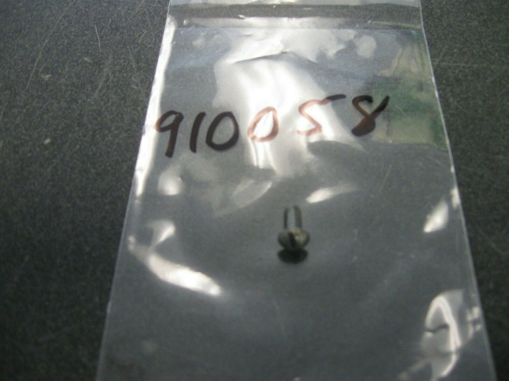 Johnson Evinrude OMC 0910058 Screw JO71