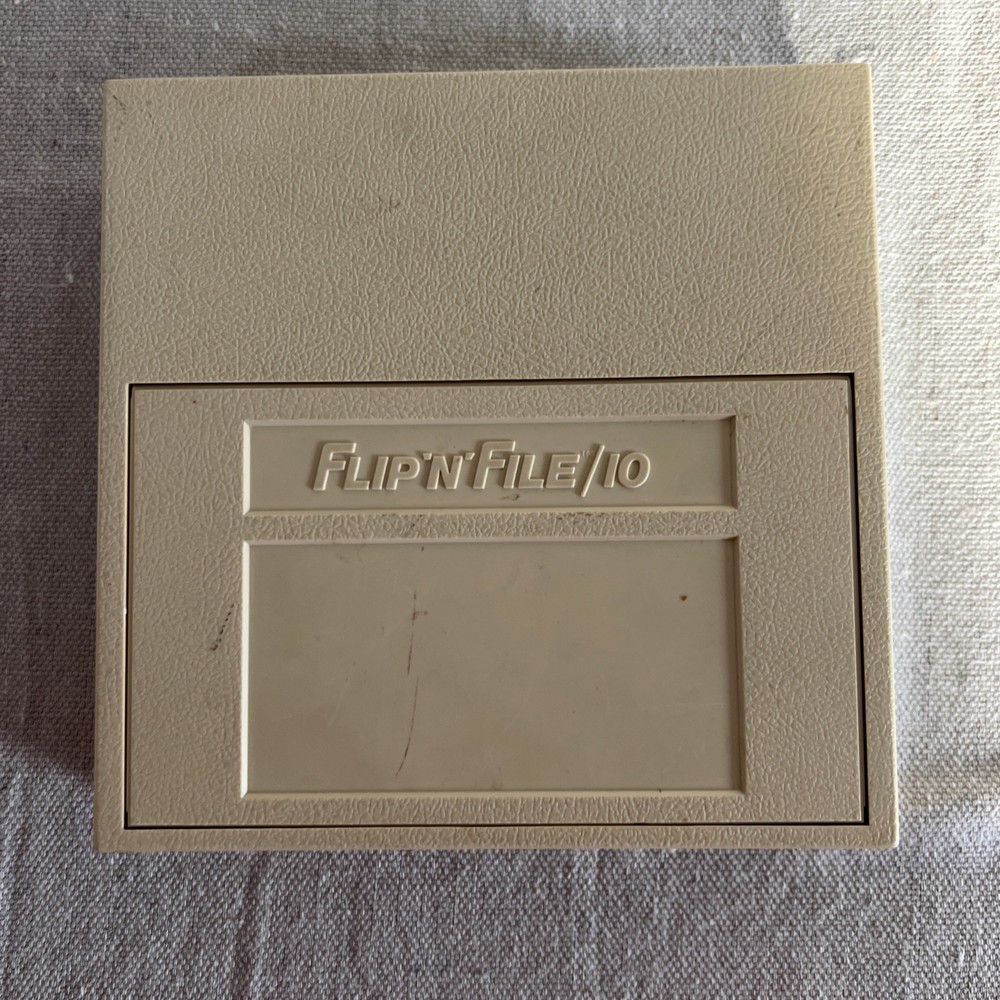 Flip 'N' File 10 Portable Folding Floppy Disk Case Retro Tech With Floppy Disks