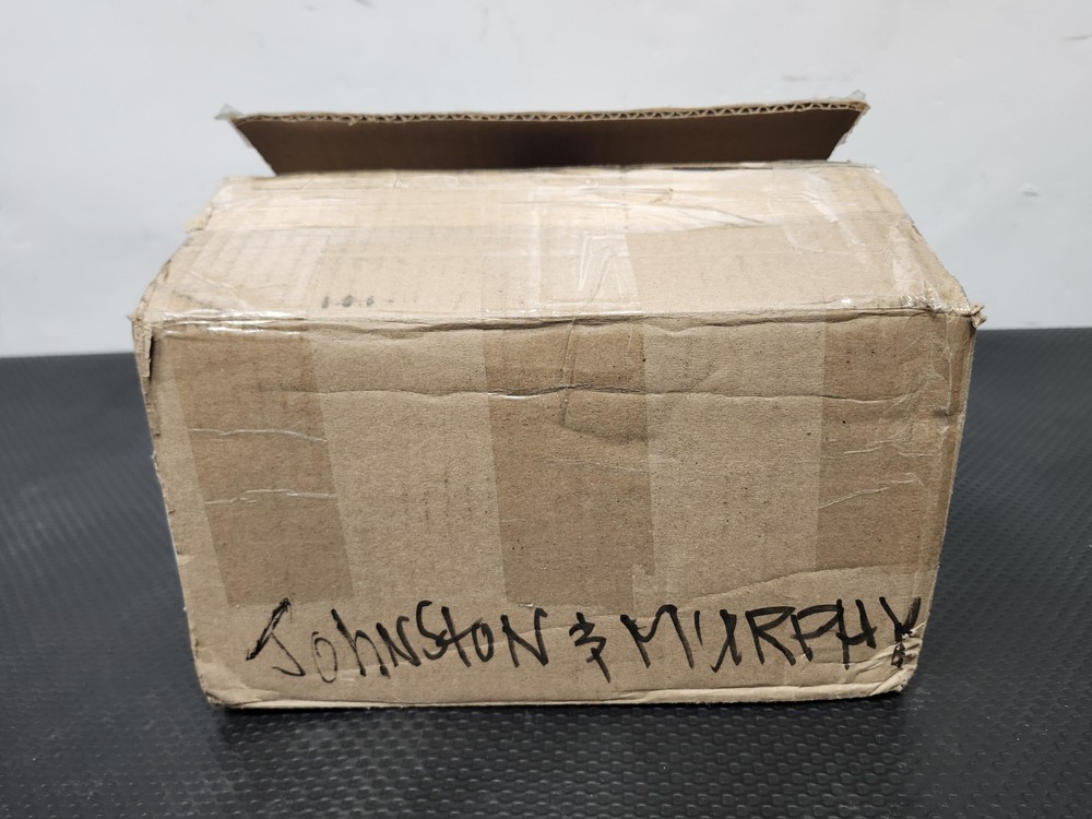 JOHNSTON & MURPHY Shoe Care Kit New