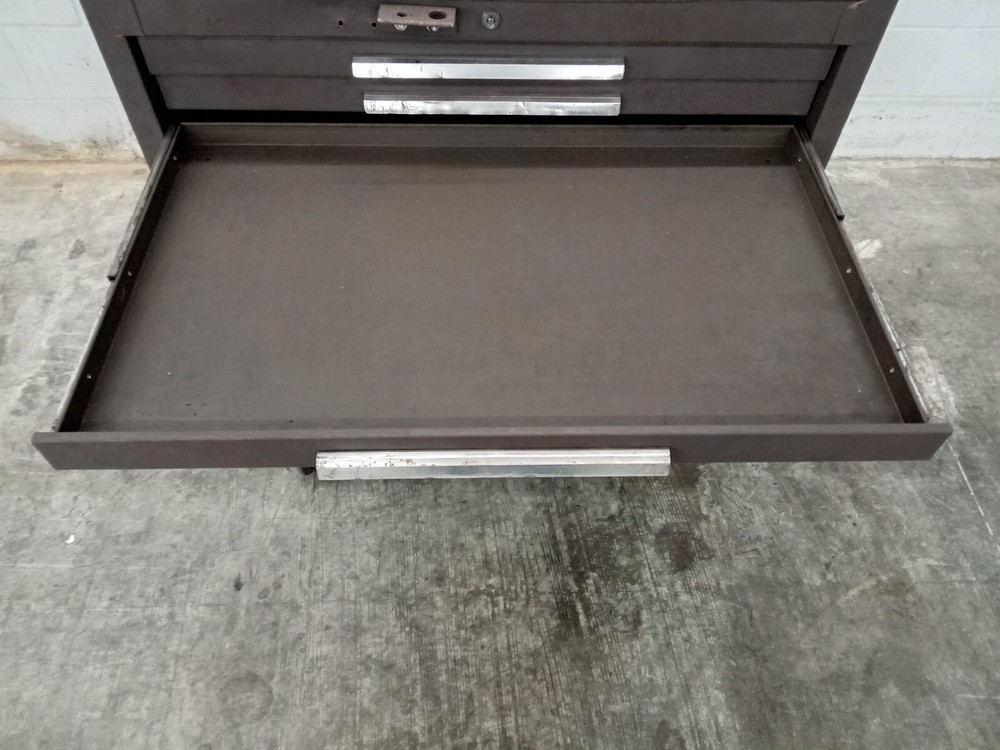 MEKENS 8 DRAWER ROLL AROUND TOOL BOX ***NO KEY***